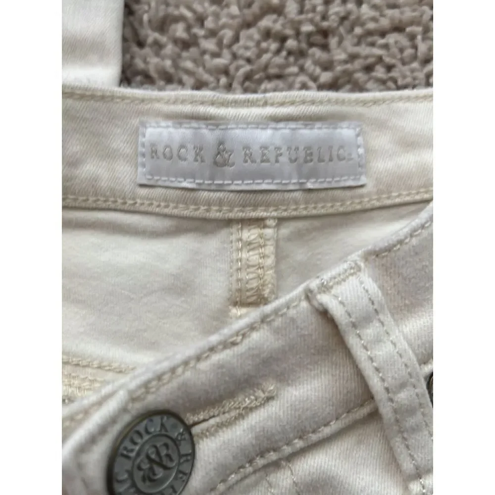 Rock & Republic Beige Berlin Light Wash Straight Skinny Jeans 4 M